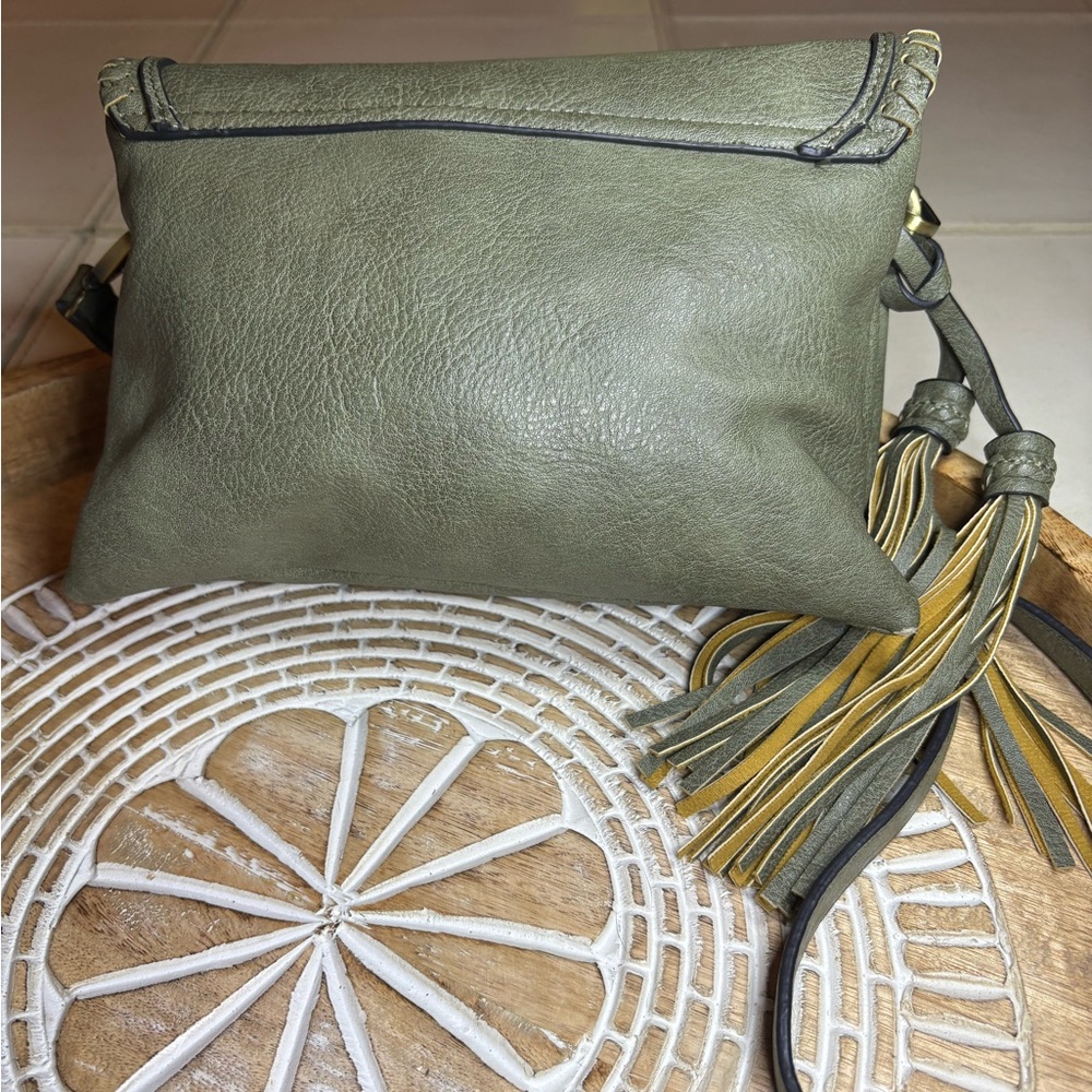 Jen & Co. Purse mossy green vegan leather crossbody bag. - Picture 3 of 12